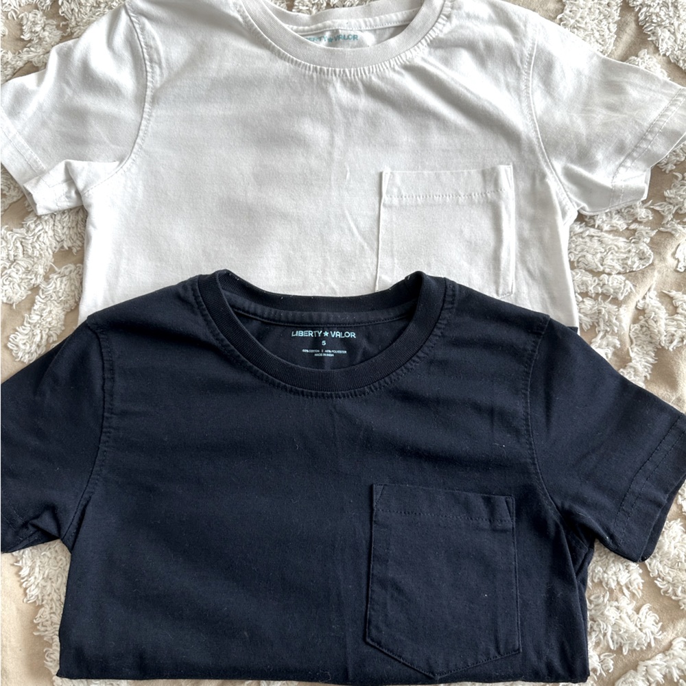 Liberty Valor white and navy boys T shirts size 5